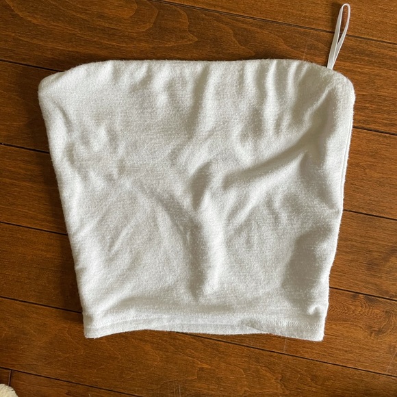 Cropped White Top - Picture 1 of 1